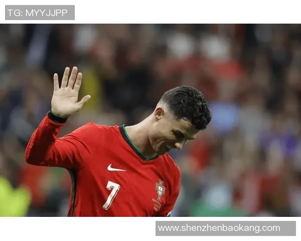 足球传奇人物的崛起与辉煌征程：回顾那些改变历史的足坛巨星